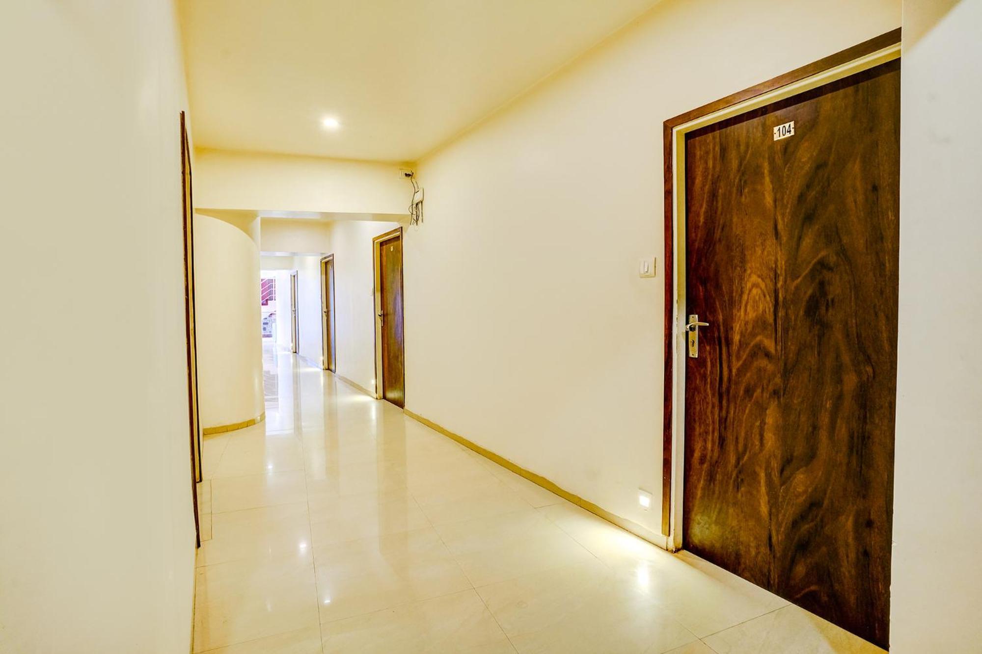 Hotel Naivedhya By Kwality Inn ターネー エクステリア 写真