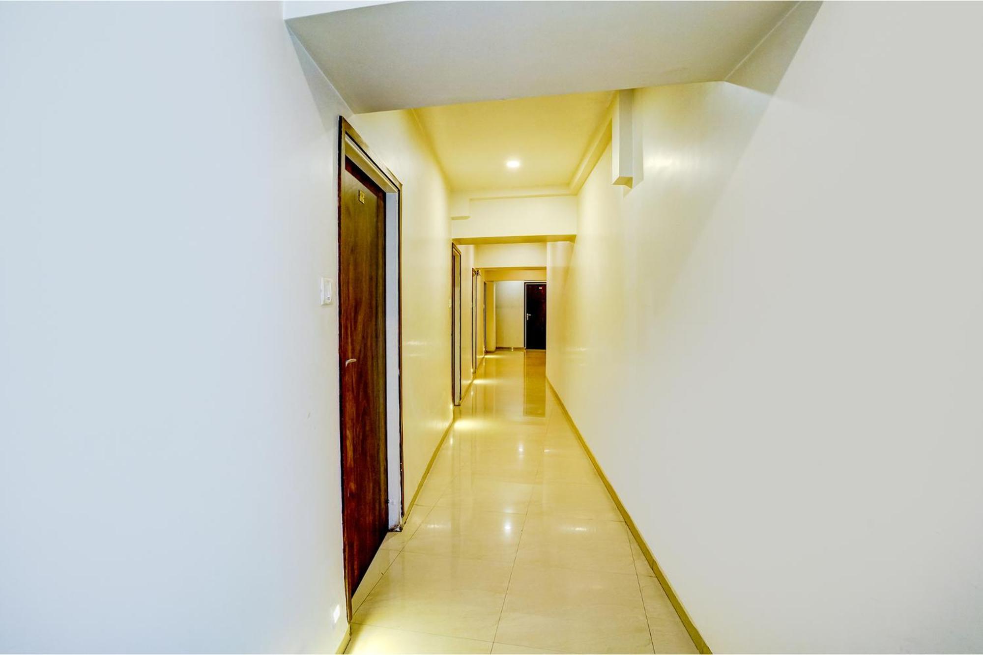 Hotel Naivedhya By Kwality Inn ターネー エクステリア 写真